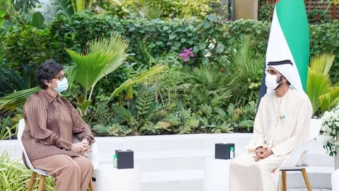 Arancha González Laya y Sheikh Mohammed bin Rashid. (WAM)