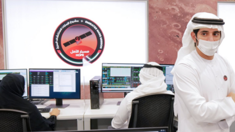 El jeque Hamdan supervisa la misión a Marte. (Dubai Media Office)