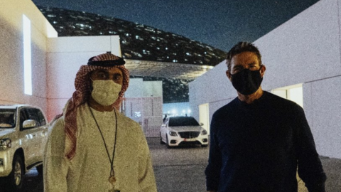 Tom Cruise en el Museo Louvre Abu Dhabi. (Twitter @Hahosani)