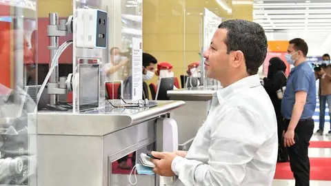 Dubai Media Office difundió esta imagen de la tecnología en el aeropuerto.