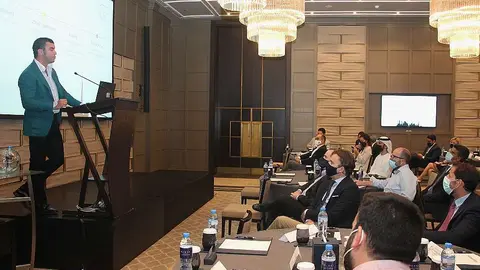 Guillermo Cobelo interviene en la Asamblea General del Spanish Business Council celebrada en enero de 2021 en Dubai. (EL CORREO)