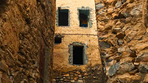 Una casa en la montaña de Misfat al-Abriyeen. (Twitter)