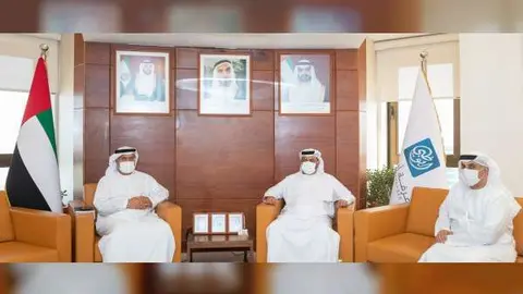 Responsables de la Cámara de Comercio de Abu Dhabi. (WAM)