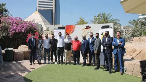 Foto de familia durante la presentación de las jornadas ‘Spanish Wednesdays’ . (EL CORREO)