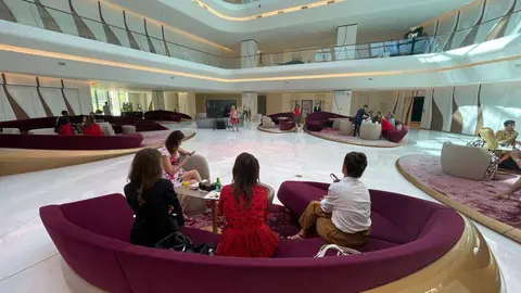 Desayuno organizado por MIA Art Collection este 8 de marzo en el hotel ME Dubai. (El CORREO)