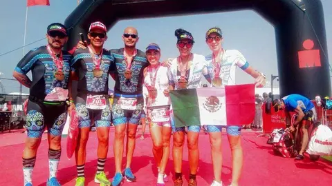 De derecha a izquierda, María josé Suárez de Puebla, Rocy Domínguez de Puebla, María del Carmen López Martín de Ciudad de México, Atse Al Arab Ritzy de Puebla, Carlos Alemán de Puebla y Alejandro de León de Puebla. (EL CORREO)