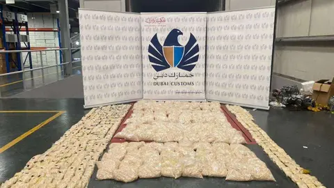 La agencia de noticias WAM publicó una imagen de las pastillas confiscadas.
