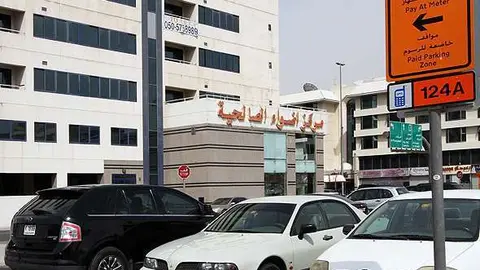 Imagen de aparcamiento en Dubai. (Fuente externa)