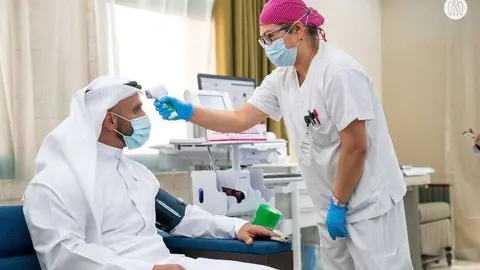 Personal sanitario en Emiratos Árabes Unidos. (WAM)