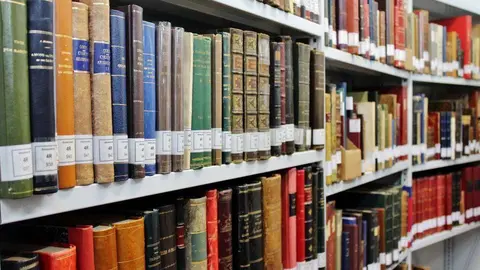 Fondos en la Biblioteca Islámica de la AECID en Madrid. (madridmayrit)