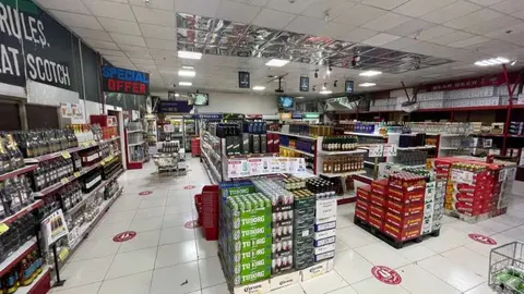 Tienda de Centaurus en Ras Al Khaimah. (EL CORREO)