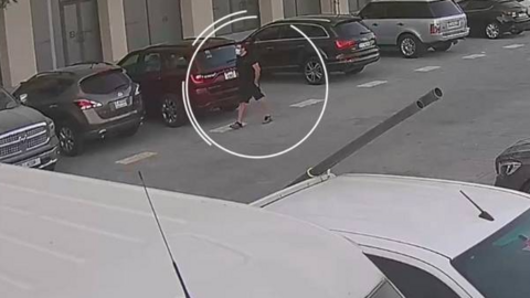 Captura de pantalla del vídeo difundido por la Policía de Dubai con el traficante francés.