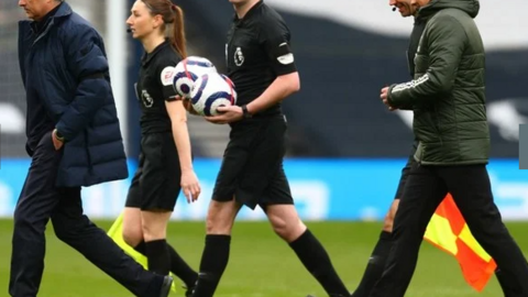 Sian Massey-Ellis tras el partido entre Tottenham Hotspur y Manchester United en la Premier League. (AFP)