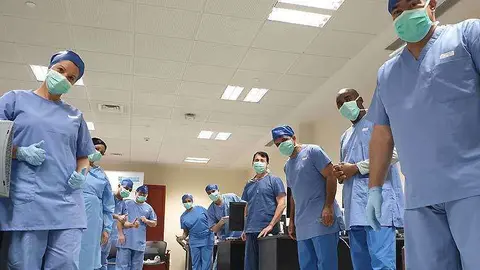 Sanitarios cubanos en Doha. (Prensa Latina)