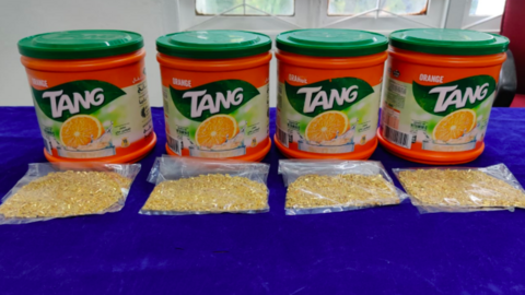  La aduana de Chennai difundió una imagen de los contenedores donse se escondía el oro.