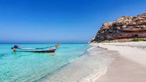 En la imagen de AFP, una playa en Socotra.