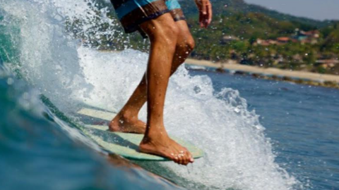 Un surfista en el mar. (Fuente externa)