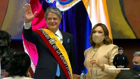 El presidente Lasso y su esposa, María de Lourdes Alcívar, durante la toma posesión. (Fuente externa)