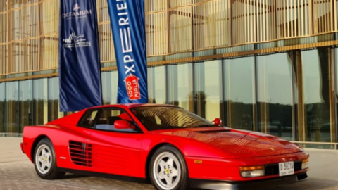 Un deportivo durante la presentación del evento. (Twitter)