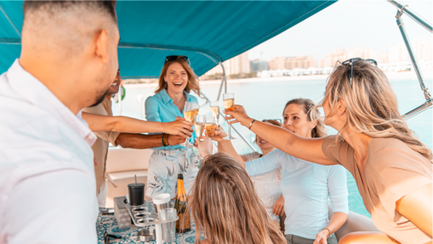 Momentos inolvidables a bordo de un yate de lujo en Dubai. (Cedida)