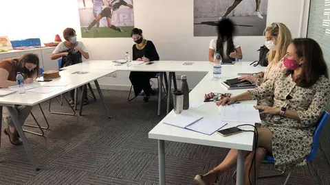 Clase de árabe en UCAM Dubai. (Cedida)