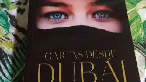 Detalle de un ejemplar de la edición de bolsillo de 'Cartas desde Dubai'. (Cedida)