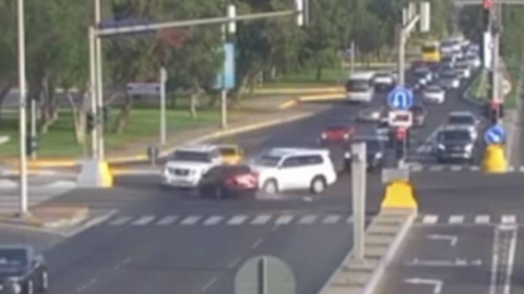 Una captura de pantalla del vídeo difundido por la Policía de Abu Dhabi en sus redes sociales.