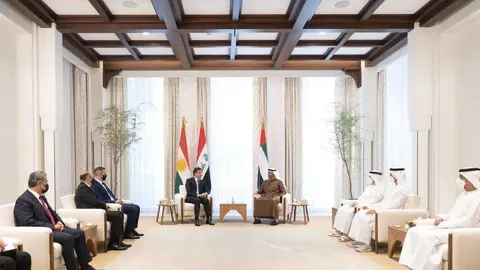 En el centro de la imagen el príncipe heredero de Abu Dhabi y Nechirvan Barzani, presidente de la región del Kurdistán en Irak. (WAM)