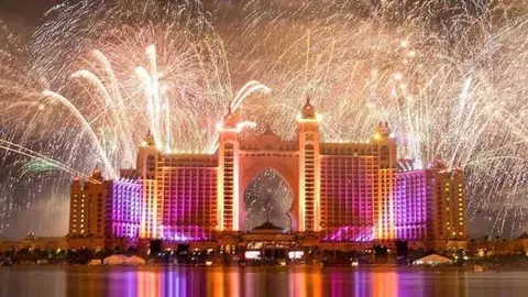 Fuegos artificiales en el hotel Atlantis de Dubai. (Fuente externa)