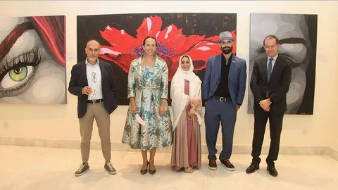 De izquierda a derecha, Enrico Di Maria. Francisca E. Méndez, Sumayyah Al Suwaidi, Leonardo Partida Prieto y Nicola Lener, embajador de Italia en EAU. (EL CORREO)