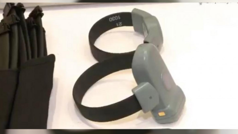 Brazaletes electrónicos. (WAM)