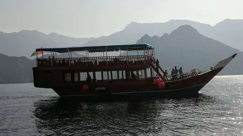 Barco de recreo en el Golfo Arábigo. (EL CORREO)