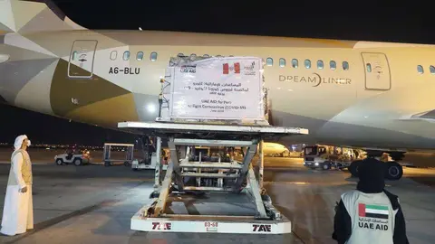 Un avión de Etihad trasladó la ayuda sanitaria a Lima. (WAM)