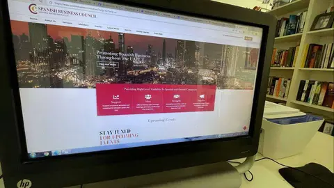 Portada de la nueva web del Spanish Business Council en Emiratos Árabes en un ordenador. (EL CORREO)