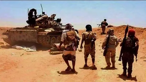 Efectivos del Ejército yemení durante una operación. (24.ae)