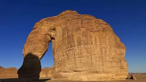 Roca de AIUIa en Arabia Saudita, cuya imagen recuerda a la silueta de un elefante. (Fuente externa)