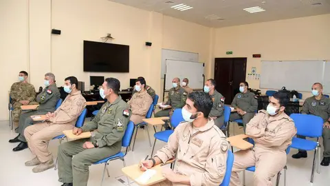 Militares de las  Fuerzas Aéreas de Egipto, tras su llegada a Emiratos Árabes. (WAM)