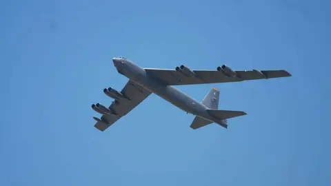 Superbombardero B52 en pleno vuelo. (pxhere.com)