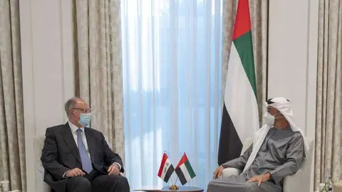El príncipe heredero de Abu Dhabi y el ministro iraquí. (WAM)