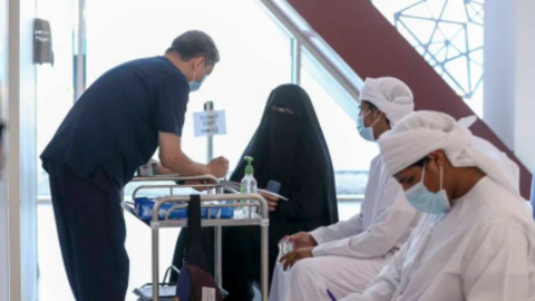 Centro de vacunación en Abu Dhabi. (Fuente externa)