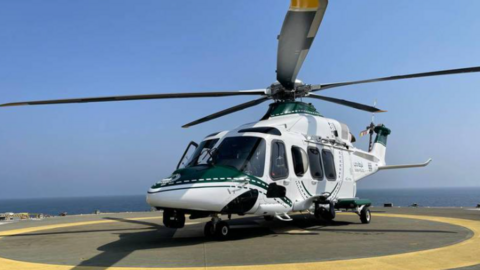Una imagen difundida por la Policía de Dubai de uno de sus helicópteros..