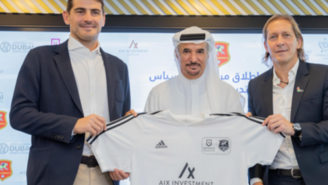 Casillas y Salgado junto al responsable del Consejo de Deportes de Dubai. (WAM)