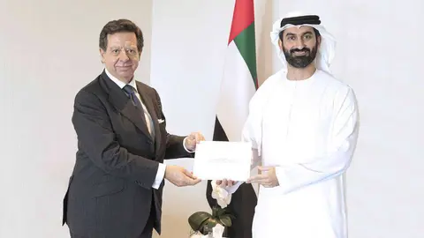 El subsecretario del Ministerio de Asuntos Exteriores y Cooperación Internacional de EAU junto a Íñigo de Palacio. (WAM)