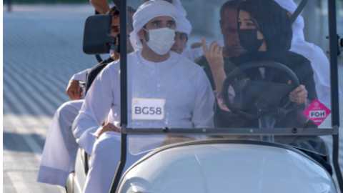 El jeque Hamdan durante un recorrido por la Expo 2020 Dubai. (WAM)