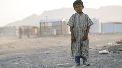 En la imagen de Nabeel al-Awzari, profesional de agencia Reuters, un niño en la gobernación de Marib en Yemen.