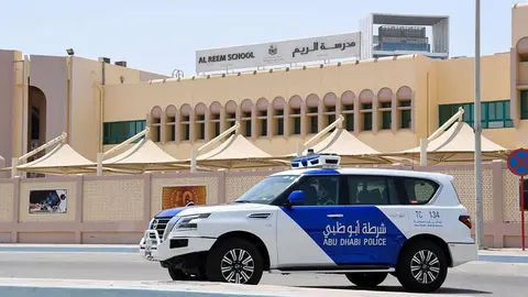 Una patrulla de la Policía de Abu Dhabi . (WAM)