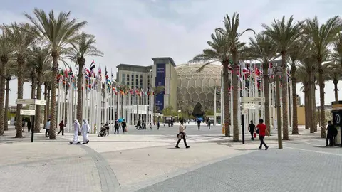 Una imagen de Expo 2020 Dubai con la Plaza Al Wasl al fondo. (EL CORREO)