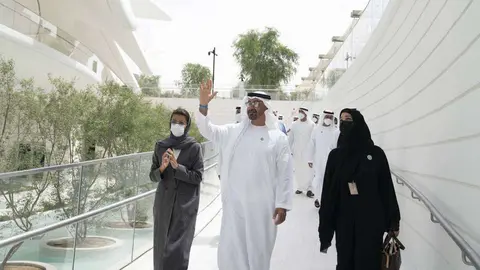 El príncipe heredero de Abu Dhabi junto a Reem bint Ibrahim Al Hashemy, ministra de Estado para la Cooperación Internacional. (WAM)