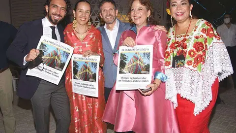 Los protagonistas de la noche, que el especial impreso de EL CORREO DEL GOLFO dedicado a México. (Richard Ramos)