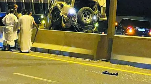 La Policía de Dubai difundió esta imagen del accidente.